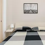 Fan House 22