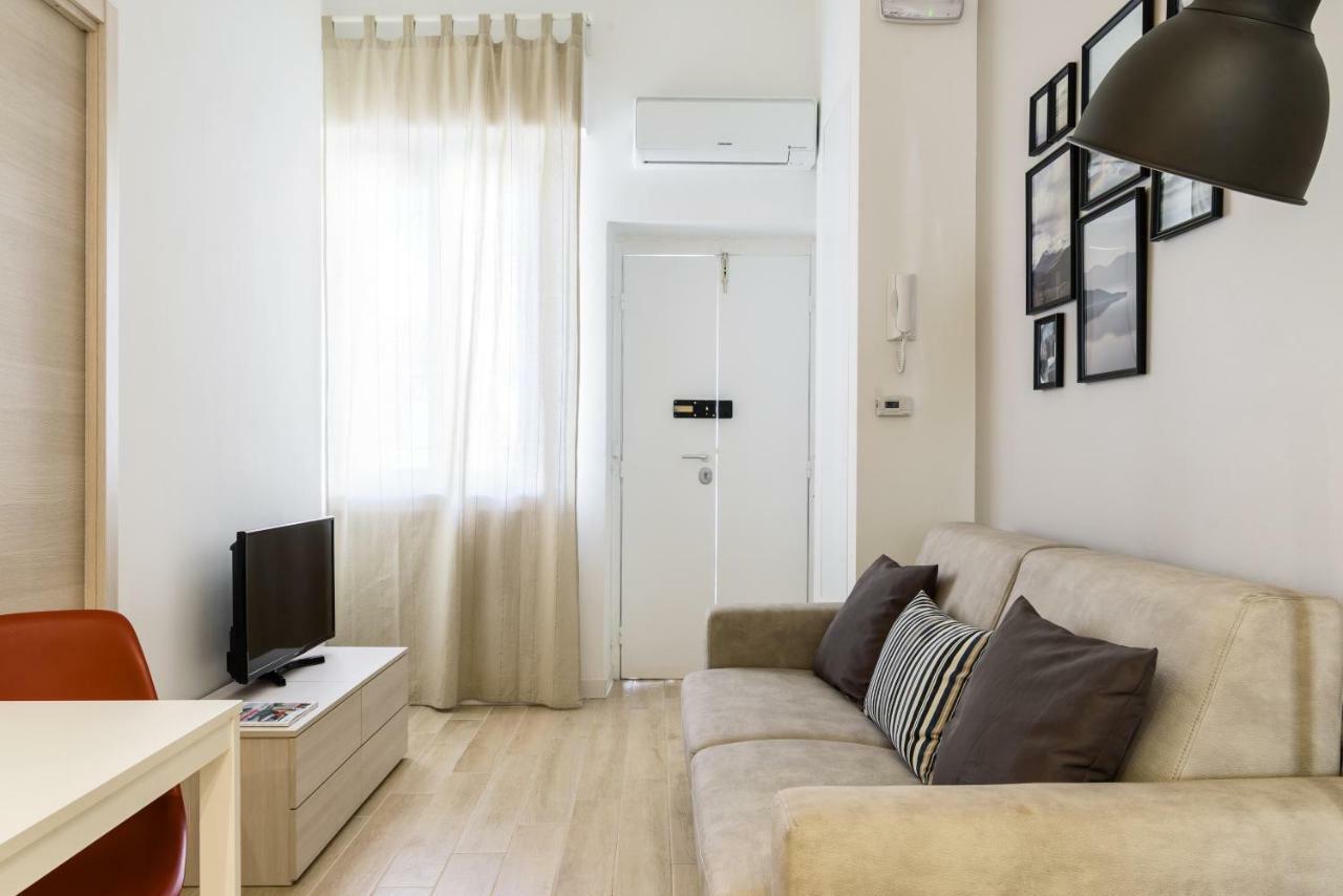 Fan House 22 * Milan